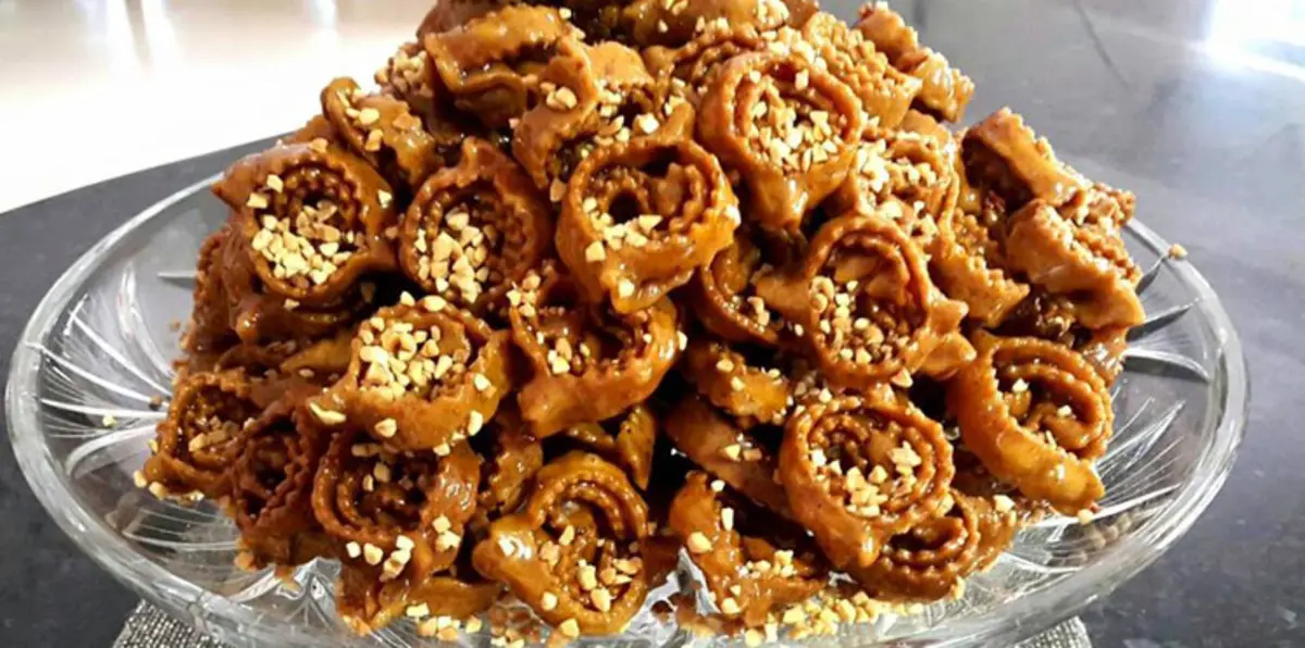 "الشباكية" الحلوى الرسمية لرمضان في المغرب