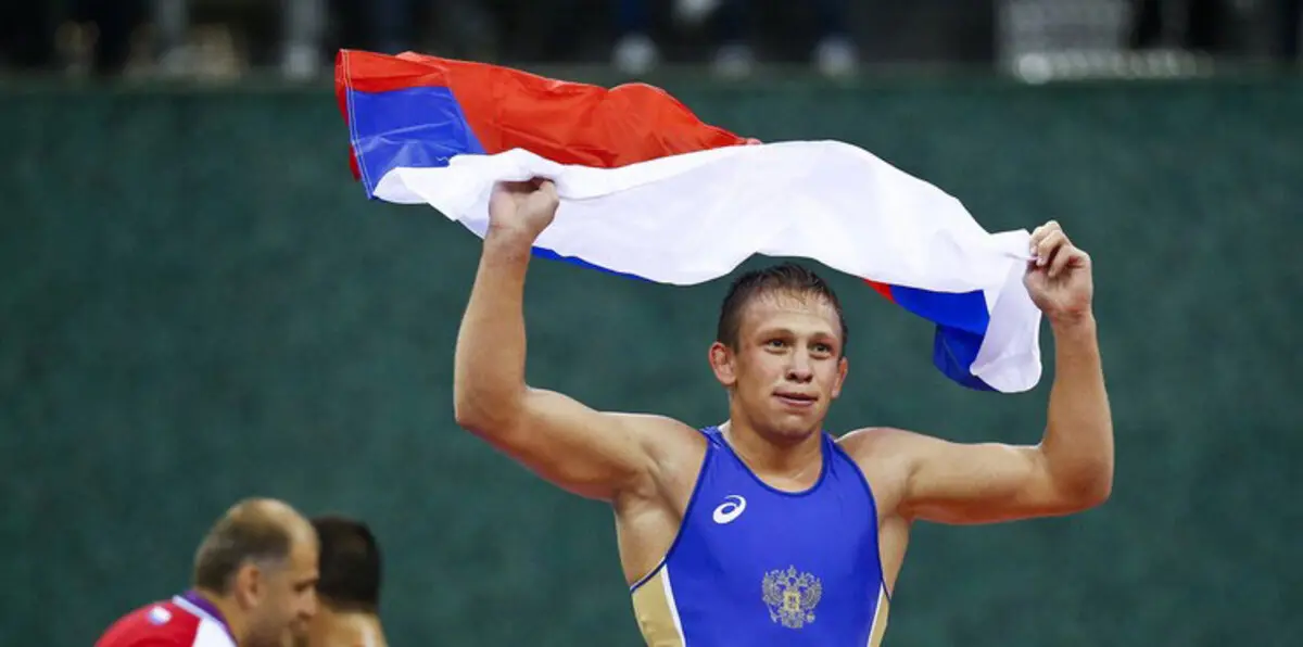 تورط جواسيس بوتين في فضيحة تعاطي رياضيي روسيا المنشطات‎