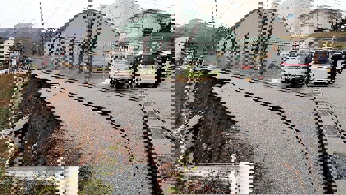 4 قتلى إثر زلزال تبعه تسونامي في اليابان