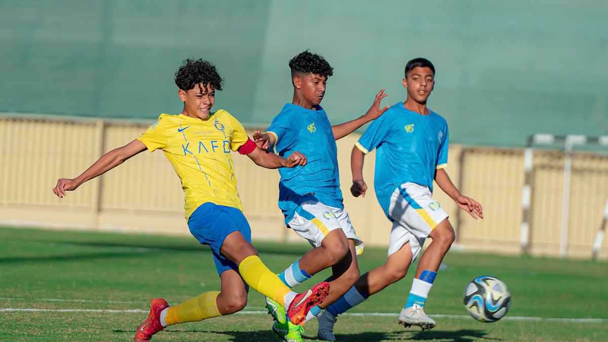 بحضور رونالدو.. كريستيانو جونيور يسجل هدفا خرافيا في شباك الأهلي السعودي (فيديو)