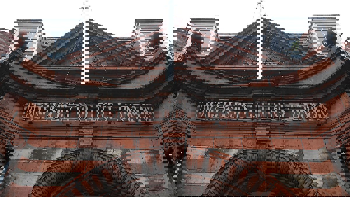 "التايمز": الطلبة الأجانب يهددون الطبقة الوسطى في بريطانيا