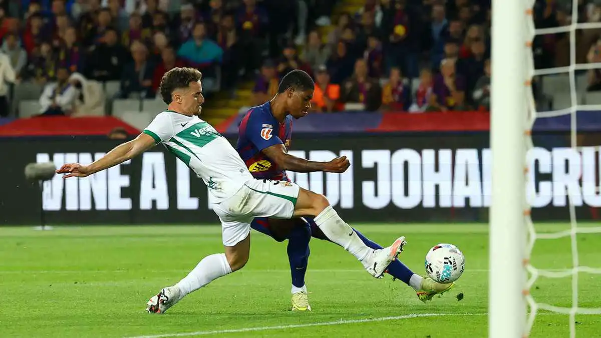 بث مباشر لمباراة برشلونة ضد إلتشي في الدوري الإسباني