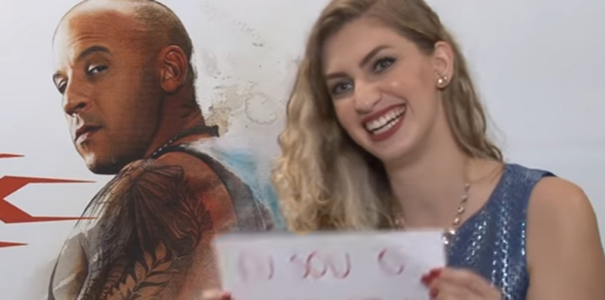 بالفيديو.. صحافية برازيلية حسناء تُفقد فان ديزل أعصابه وتدفعه  لتصرف متهور