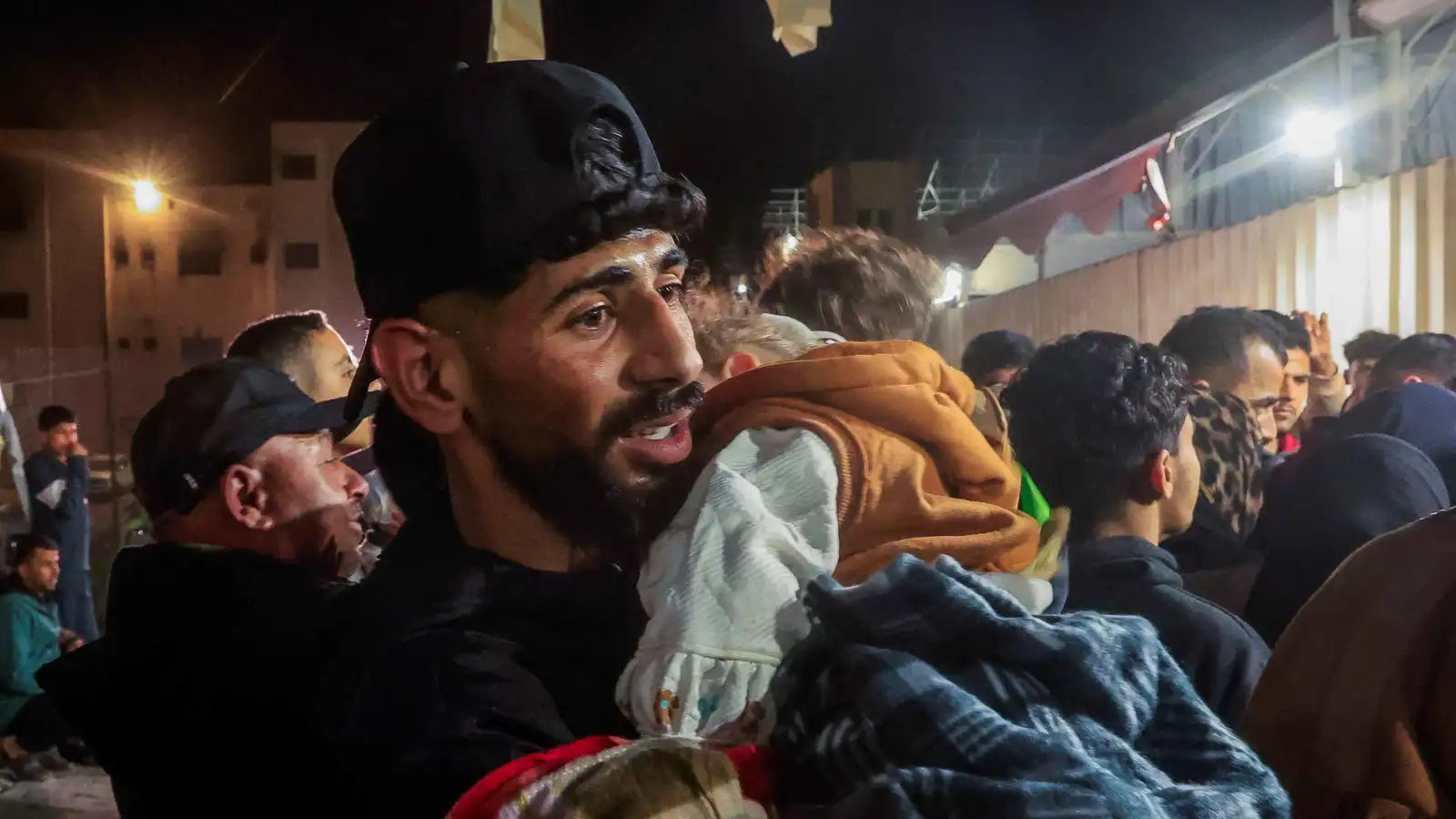 225 غزيا سافروا إلى مصر عبر رفح خلال أسبوع