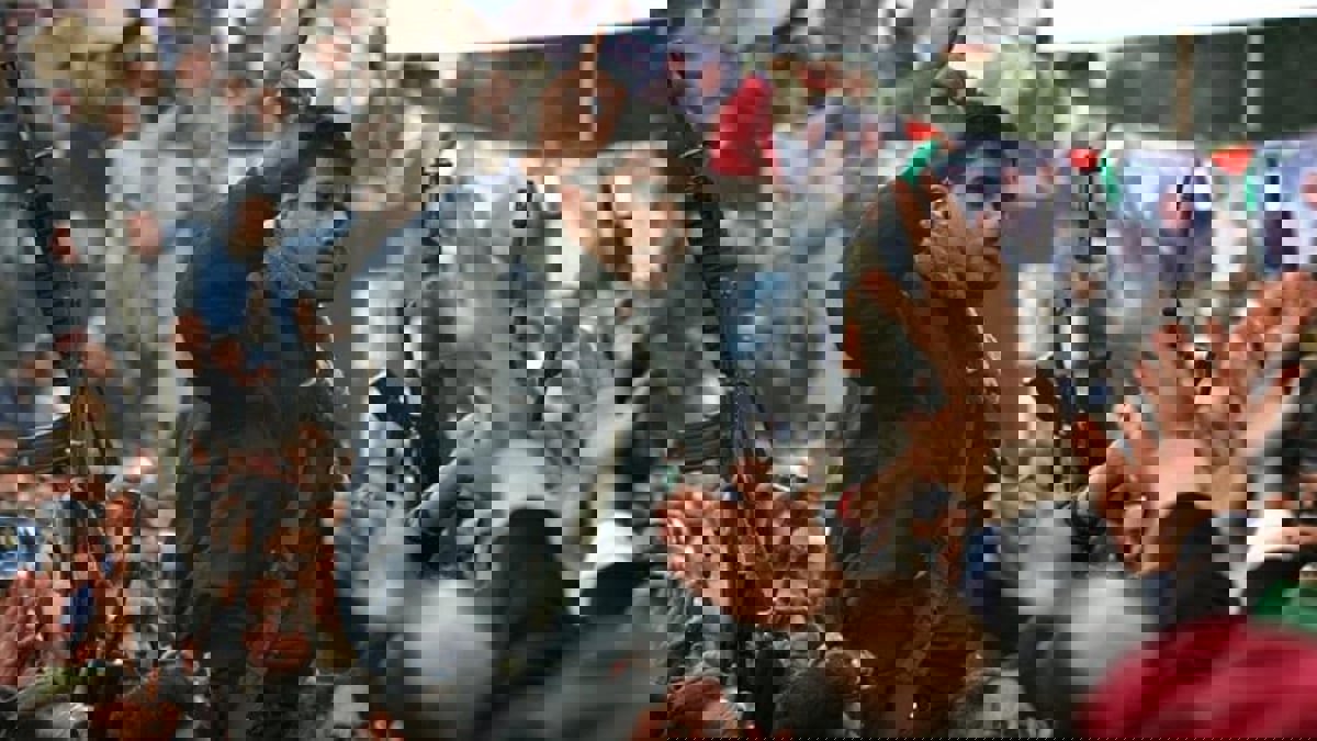 رفضاً لعزله وتعذيبه.. الأسير الفلسطيني زكريا الزبيدي يدخل في إضراب مفتوح عن الطعام