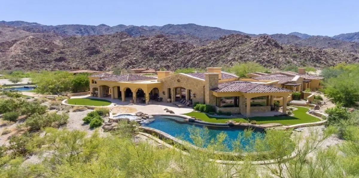 تعرّف على خفايا المنزل الفخم لمالك طائرات "بوينغ" (صور)