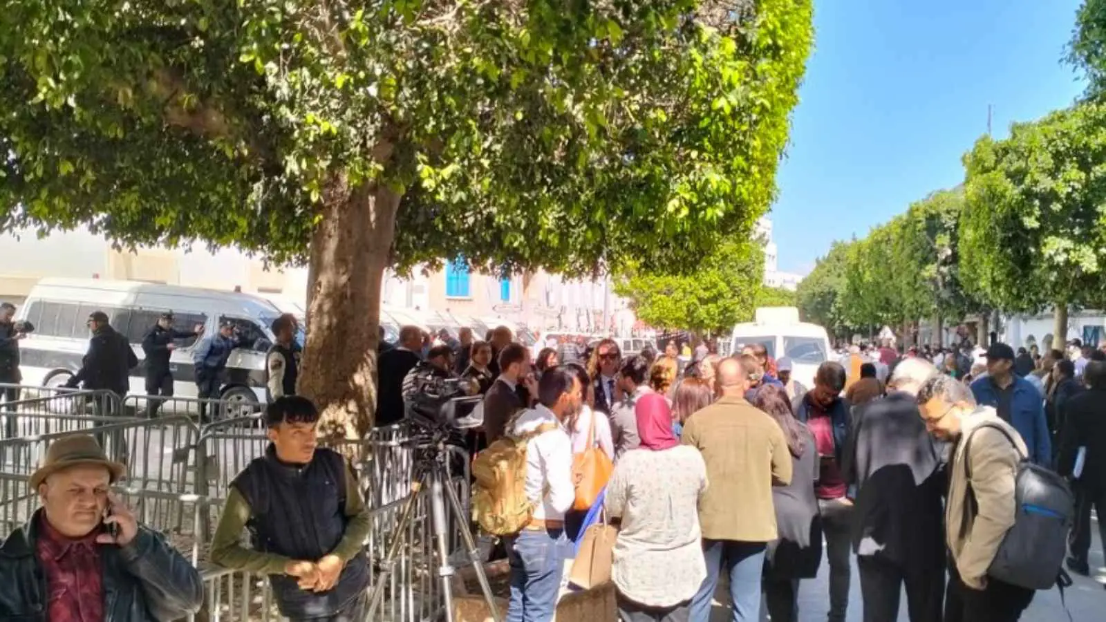 وسط توتر واحتجاجات.. تونس تعقد جلسة محاكمة جديدة لقادة المعارضة
