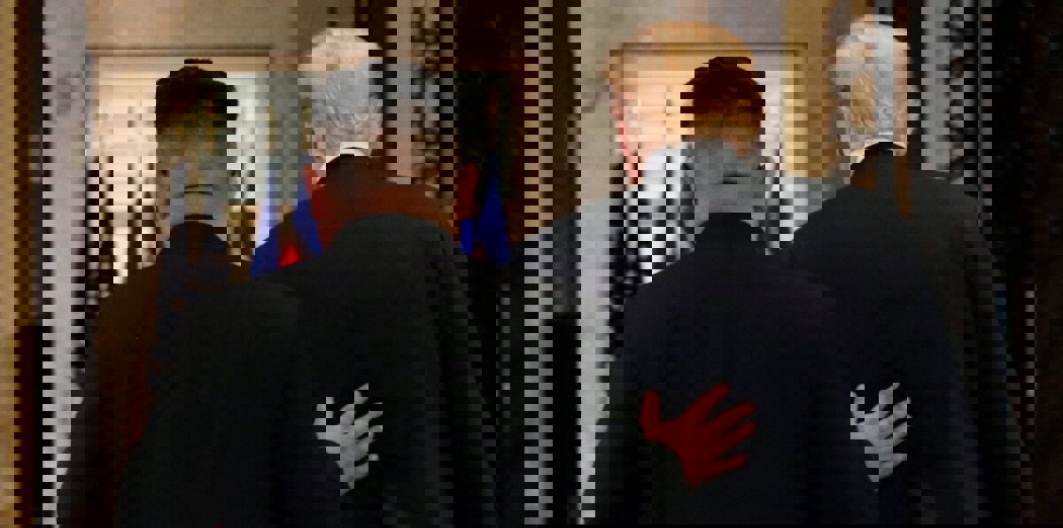 كيم جونغ أون يجيد الإنجليزية ويتظاهر بغير ذلك بحسب معلمه