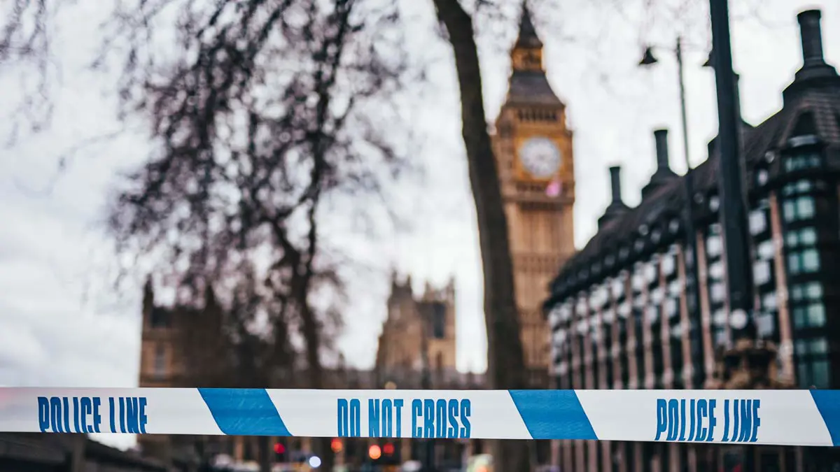 طعن شخص قرب مكاتب الحكومة البريطانية في لندن