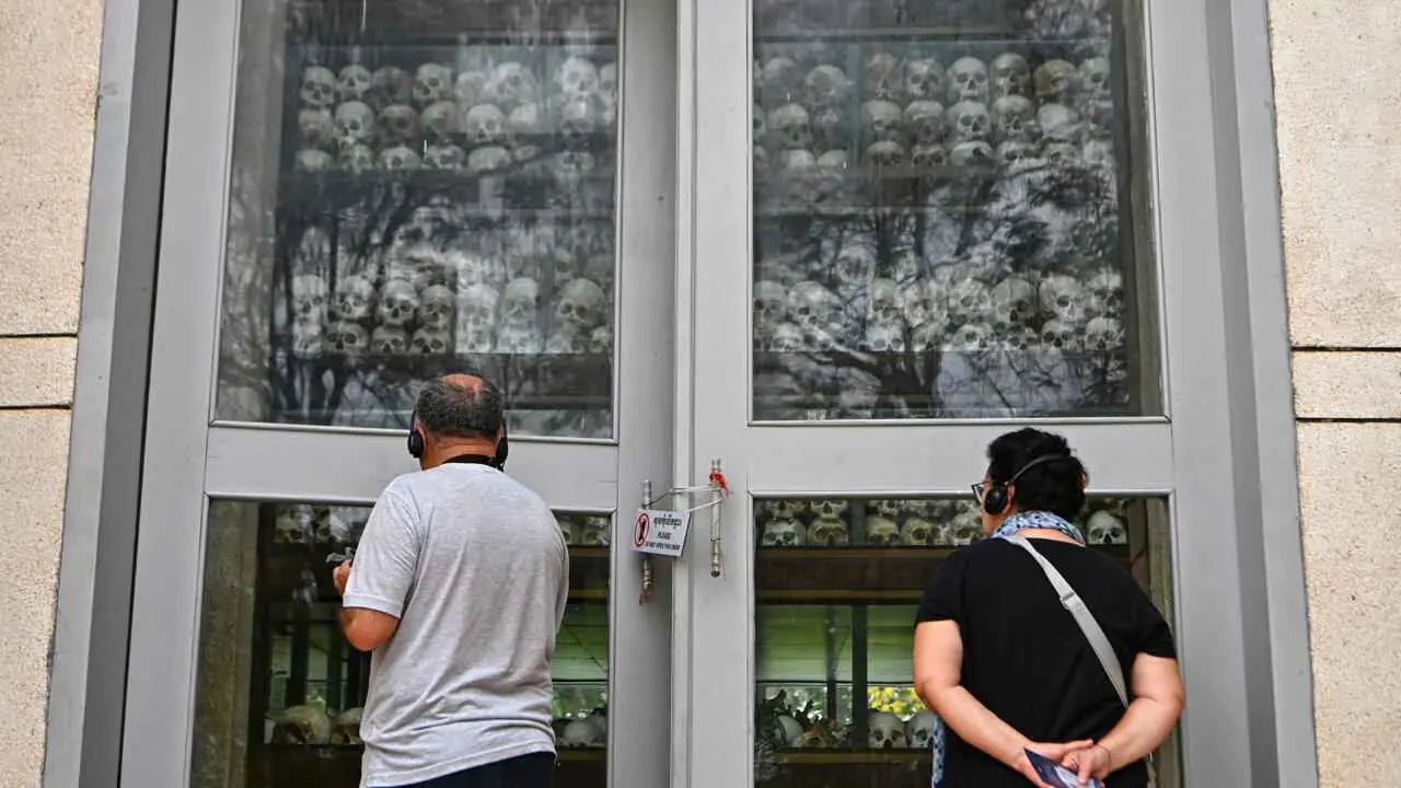 كمبوديا تستحضر أشباح الخمير الحمر في "حقول القتل" (فيديو)