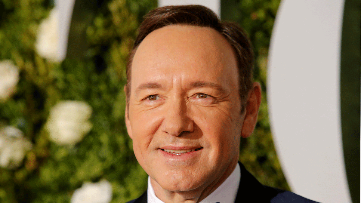 بعد اتهامات التحرش.. بطل "جمال أمريكي" كيفن سبيسي: لا تستسلموا لفكرة الانتحار