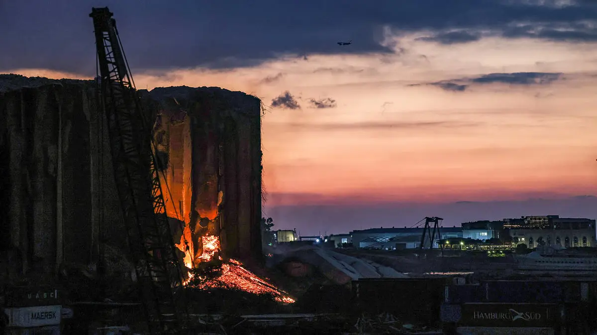 انهيارات جديدة بصوامع مرفأ بيروت (فيديو)