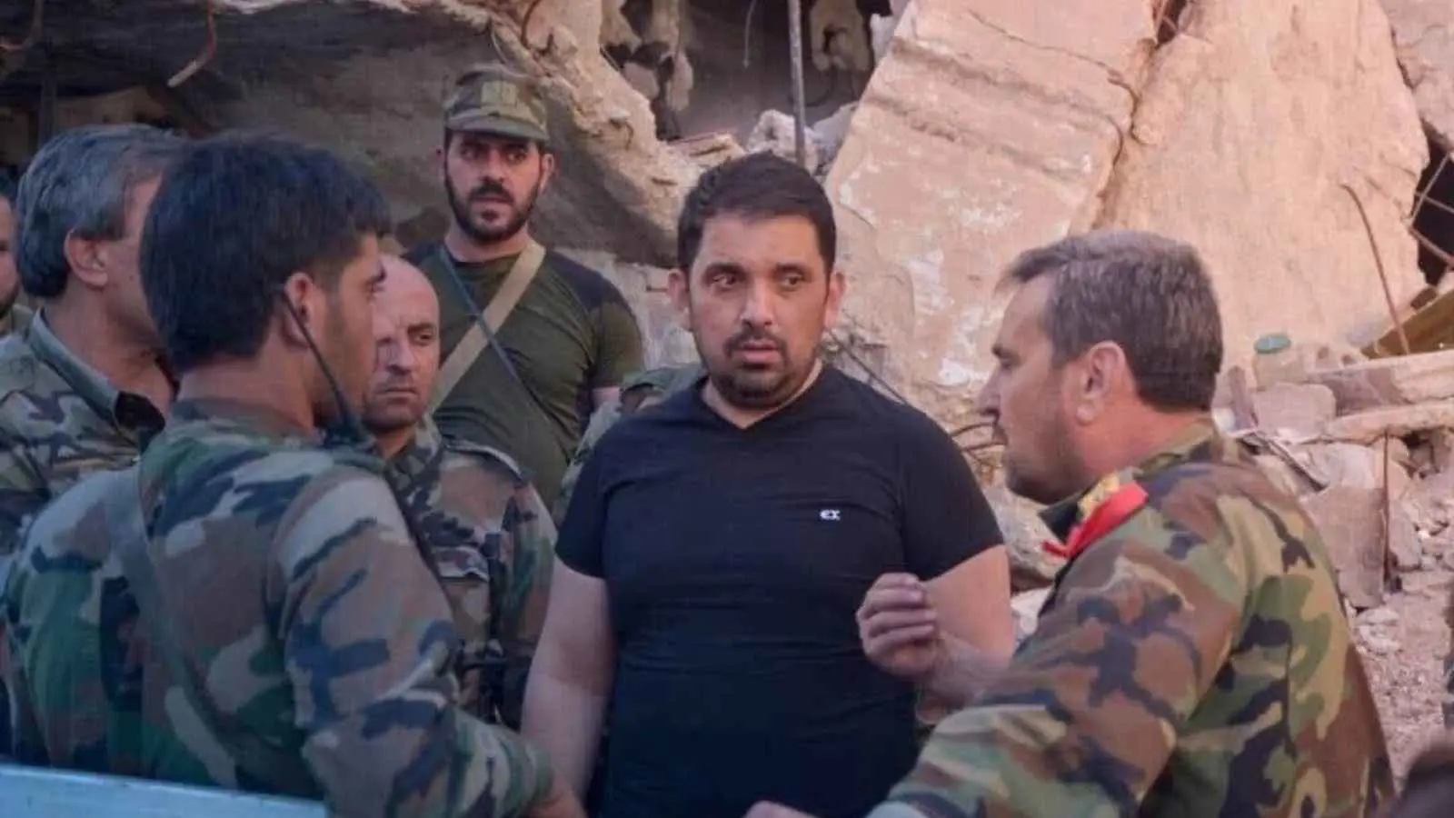 "شبّيحة ما بدنا نشوف".. مظاهرة غاضبة في سوريا بسبب "المجرم صقر" (فيديو)