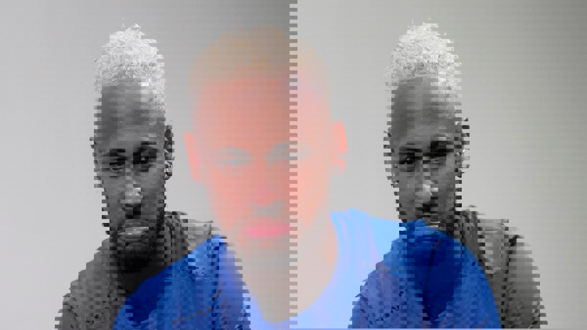 صحيفة: الضرائب الإسبانية تصادر مكافأة نيمار لعقده الأخير مع برشلونة