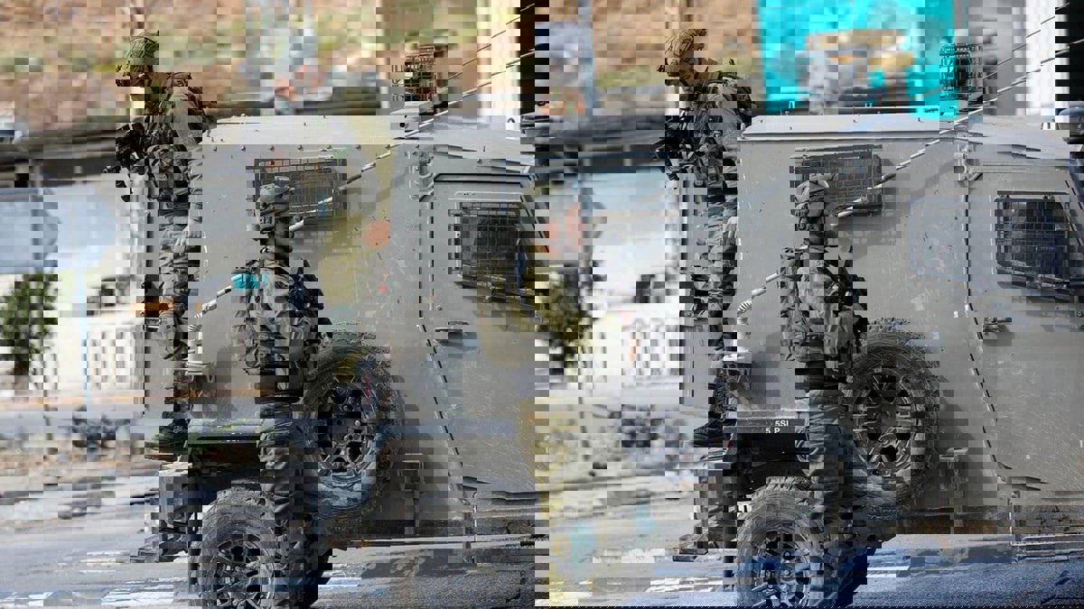 مقتل فلسطيني باقتحام "عقبة جبر" وآخَر في مواجهات على حدود غزة