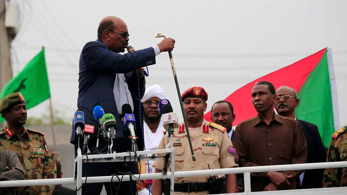 البشير يزور إقليم دارفور عقب دخوله على خط الاحتجاجات