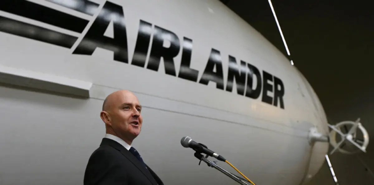 أطول طائرة في العالم تحلّق إلى بريطانيا (صور)