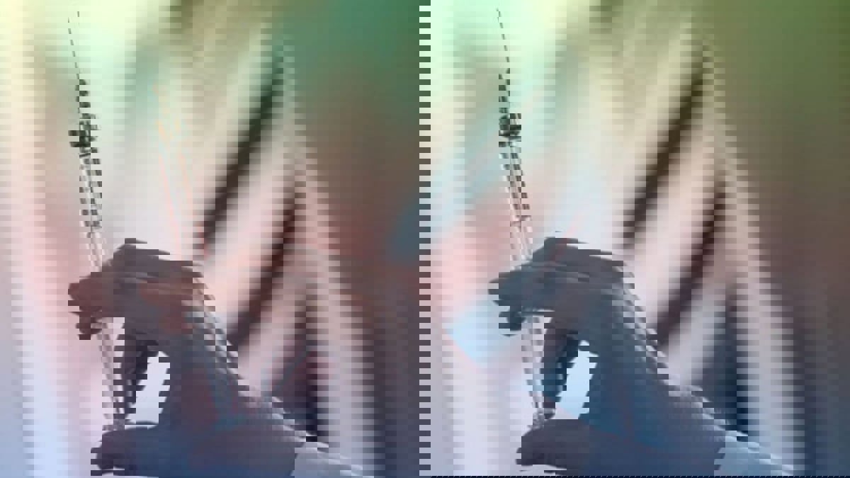 فيديو لتكبير شفاه طفلة في عيادة تجميل يثير غضبا.. فما قصته؟