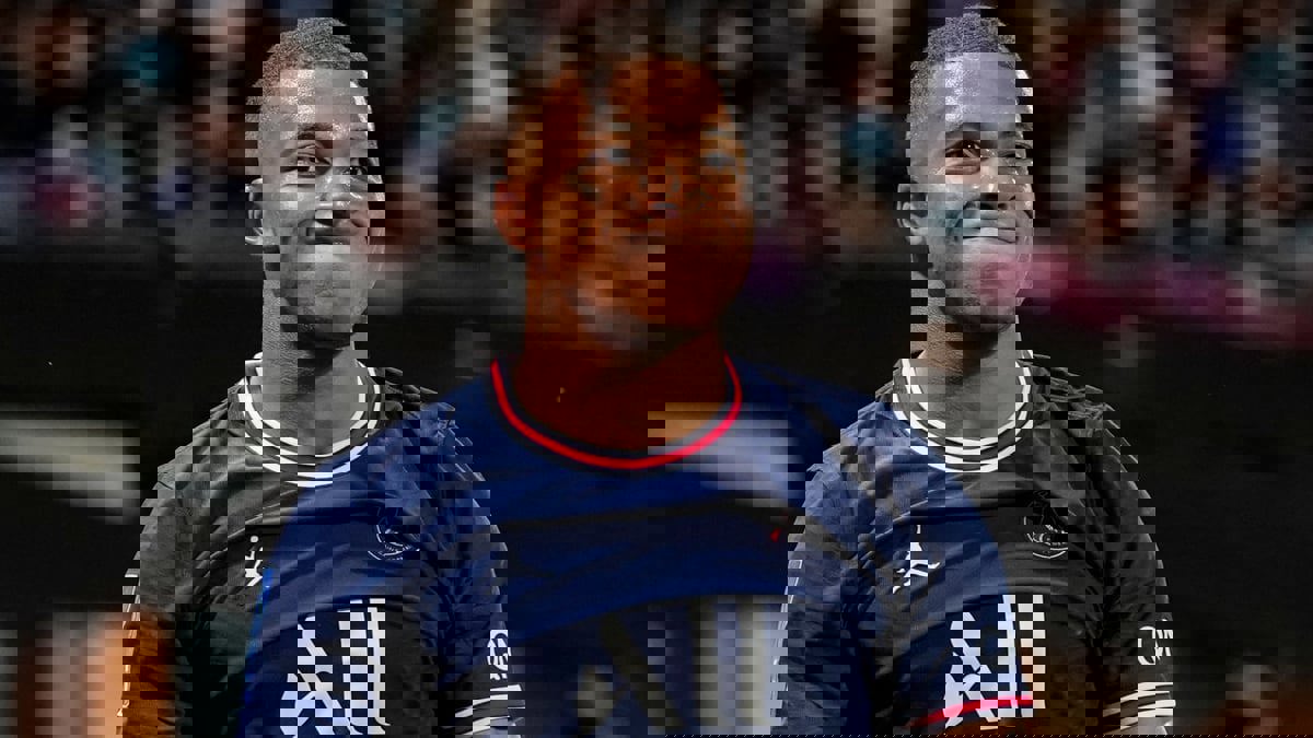 الإصابة تحرم باريس سان جيرمان من مبابي بافتتاح الدوري الفرنسي.. وفينالدوم يرحل إلى روما