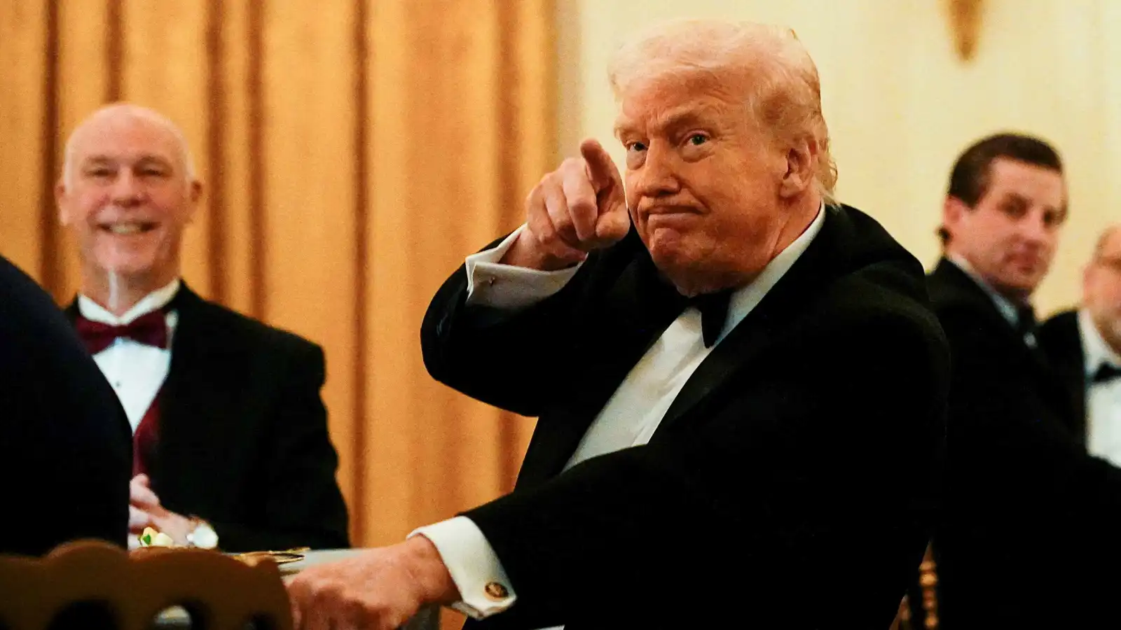 "يجب تدمير قرطاج".. شيفرة ترامب السريَّة لإسقاط نظام خامنئي