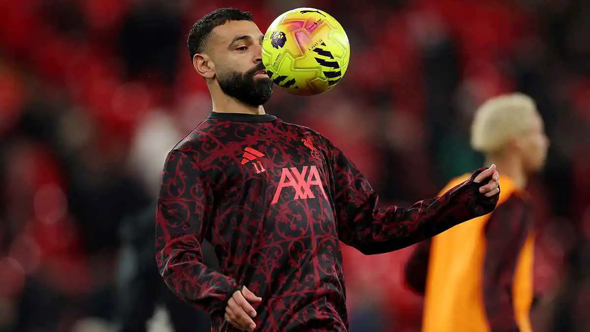 أفضل تعويض لبنزيما.. كونسيساو يطلب محمد صلاح