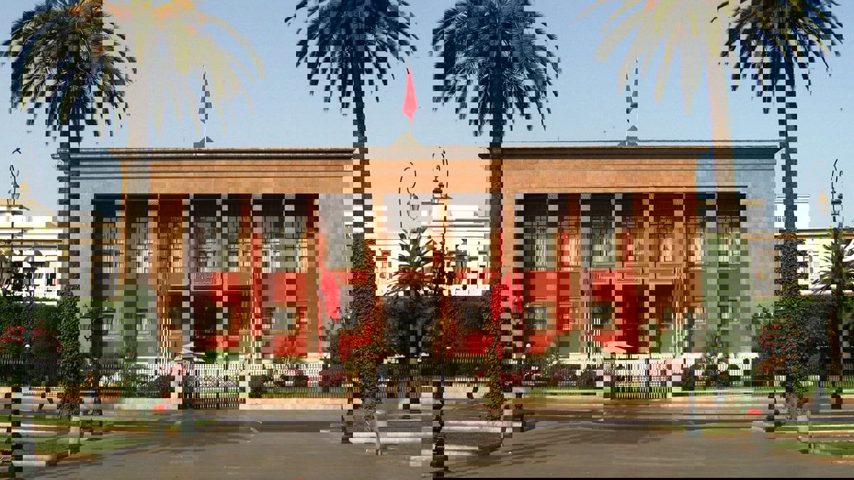 المغرب.. "مجلس المستشارين" يعتمد الترجمة الفورية إلى الأمازيغية