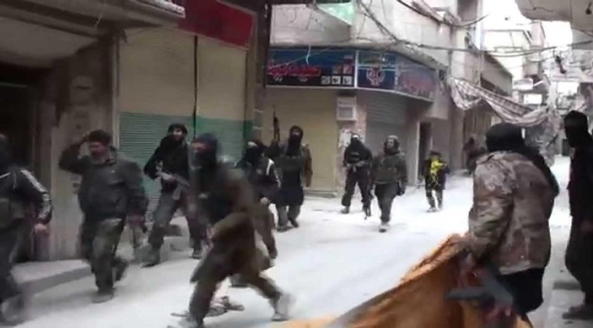 الإندبندنت: أنفاق "داعش" تبعد عن قصر الأسد 5 كلم