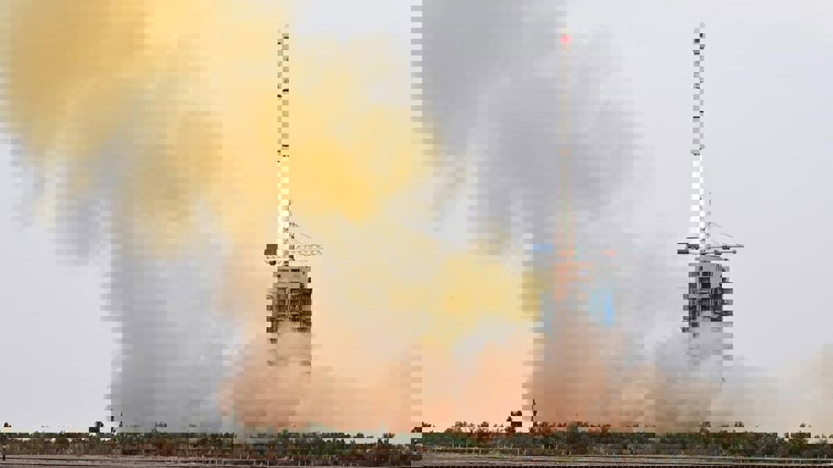 الصين تطلق قمرا صناعيا لاختبار تقنيات الإنترنت  