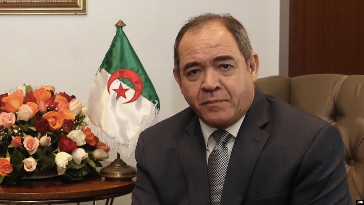 الجزائر تدعو أطراف الصراع في ليبيا إلى "تعجيل التسوية السياسية"