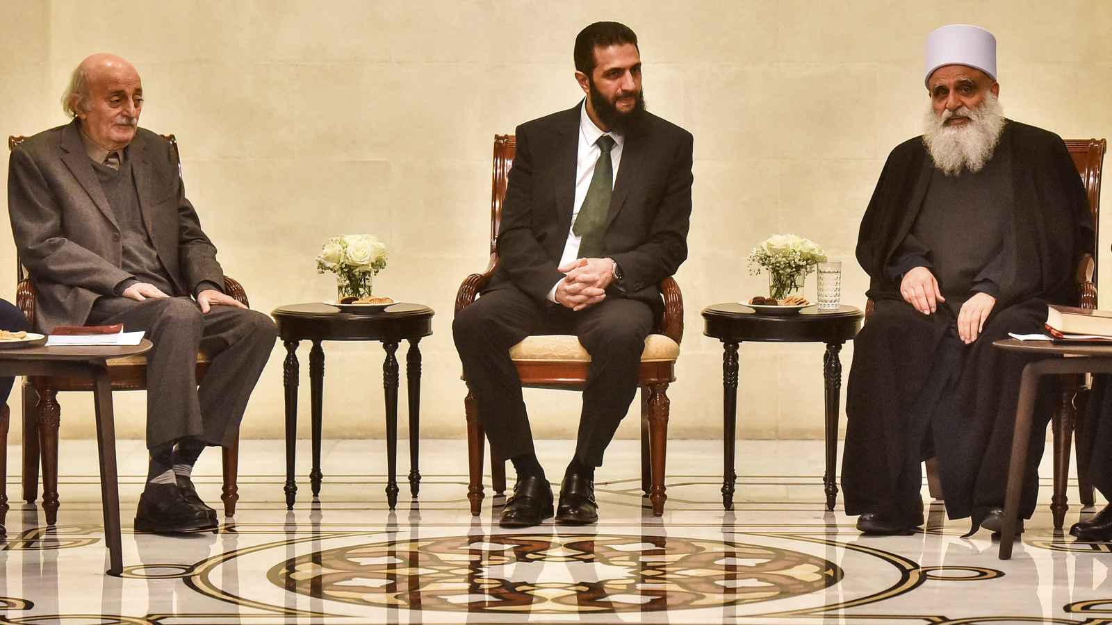 سلمها للجولاني.. "شيخ عقل الدروز" يكشف عن "ورقة تطلعات" بشأن سوريا