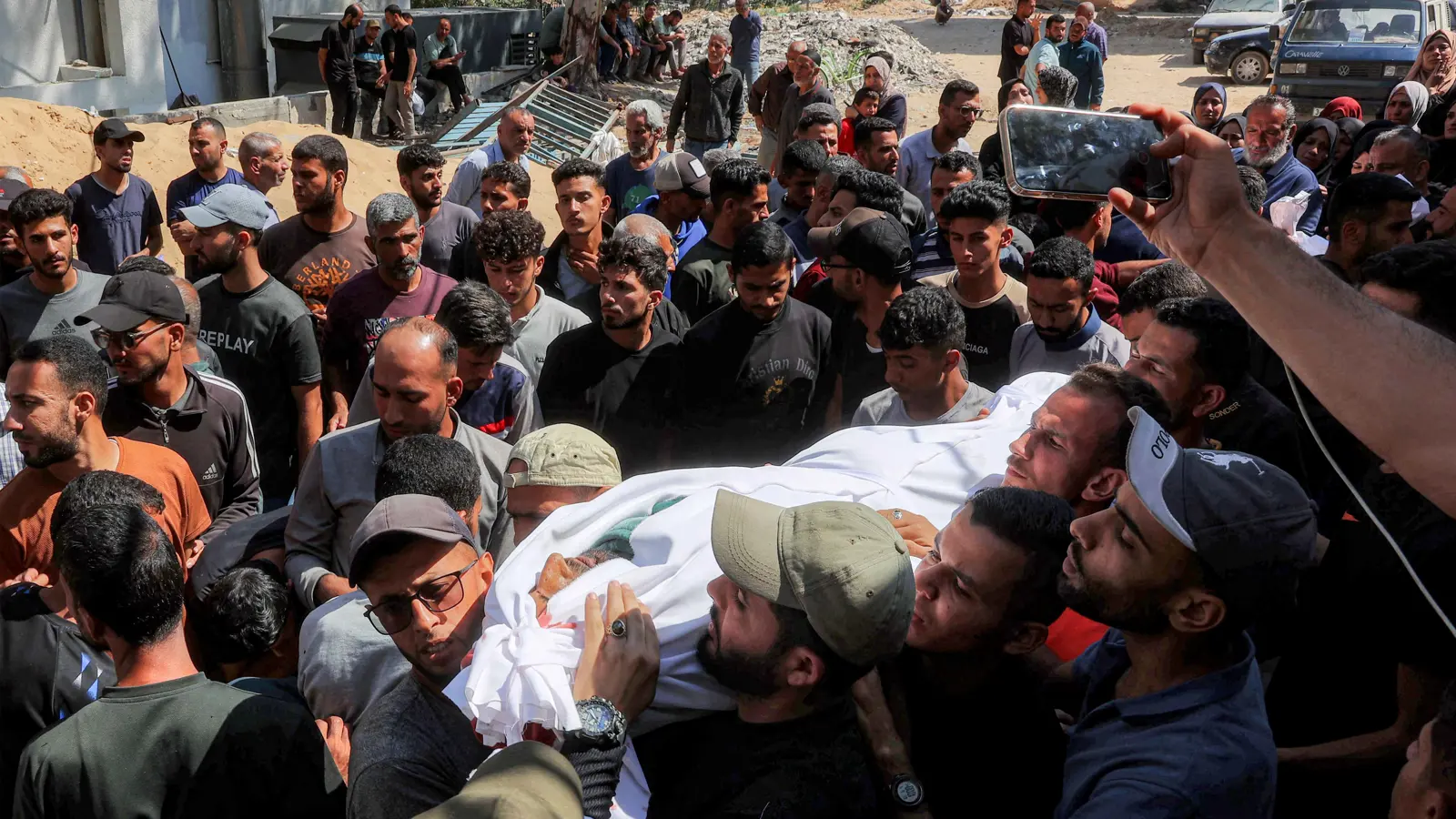 لندن تطالب بتحقيق مستقل في "قتلى مساعدات غزة"