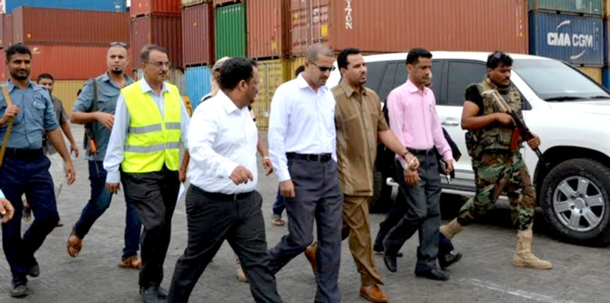 الكشف عن تورط وزير يمني في فضيحة تهريب مشتقات نفطية بالمكلا