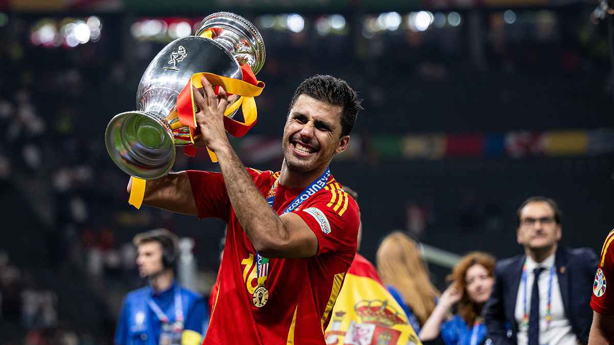 من هو رودري "الأقرب" للفوز بجائزة الكرة الذهبية؟