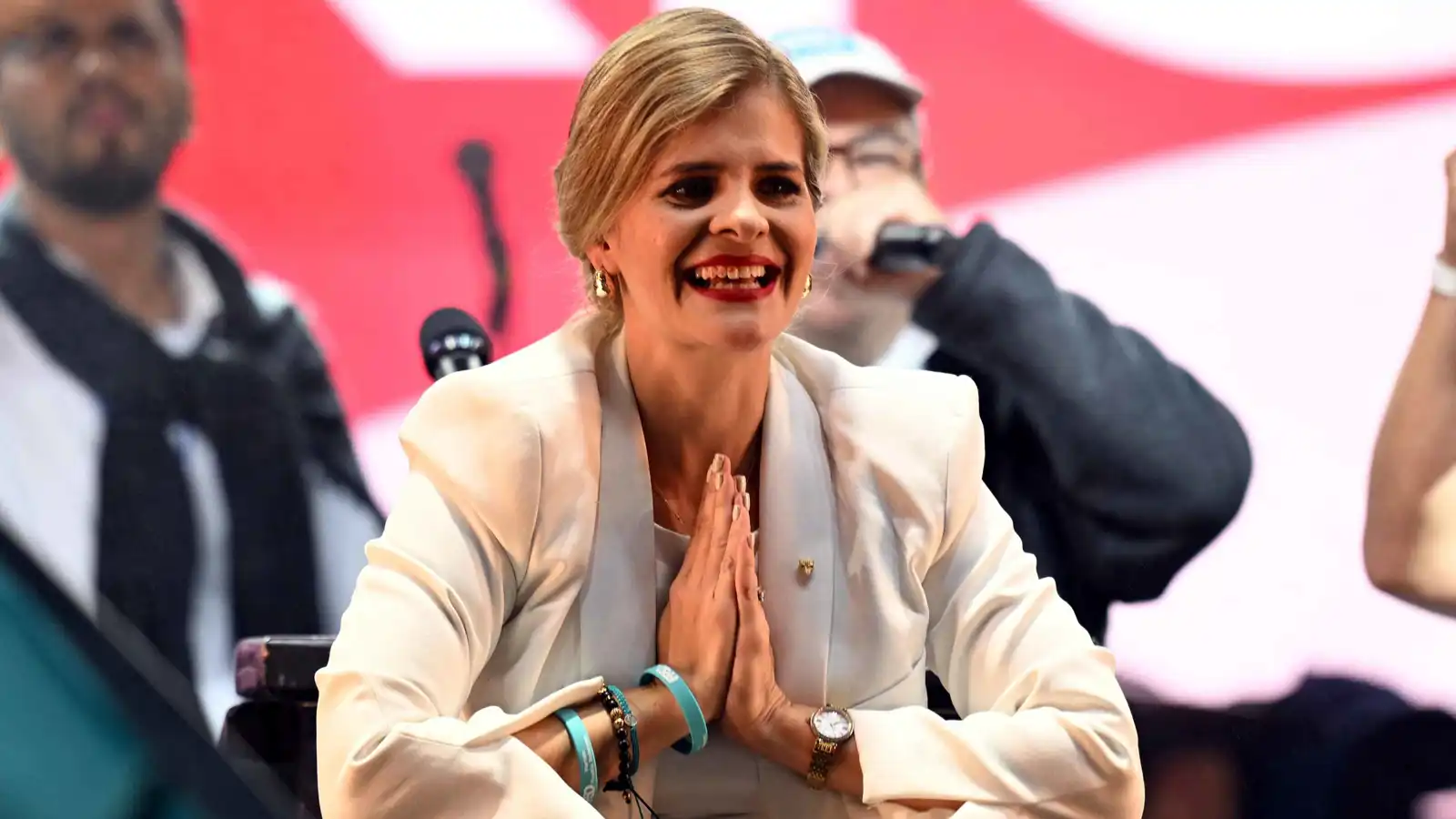 من الجولة الأولى.. اليمينية لورا فرنانديز تفوز برئاسة كوستاريكا