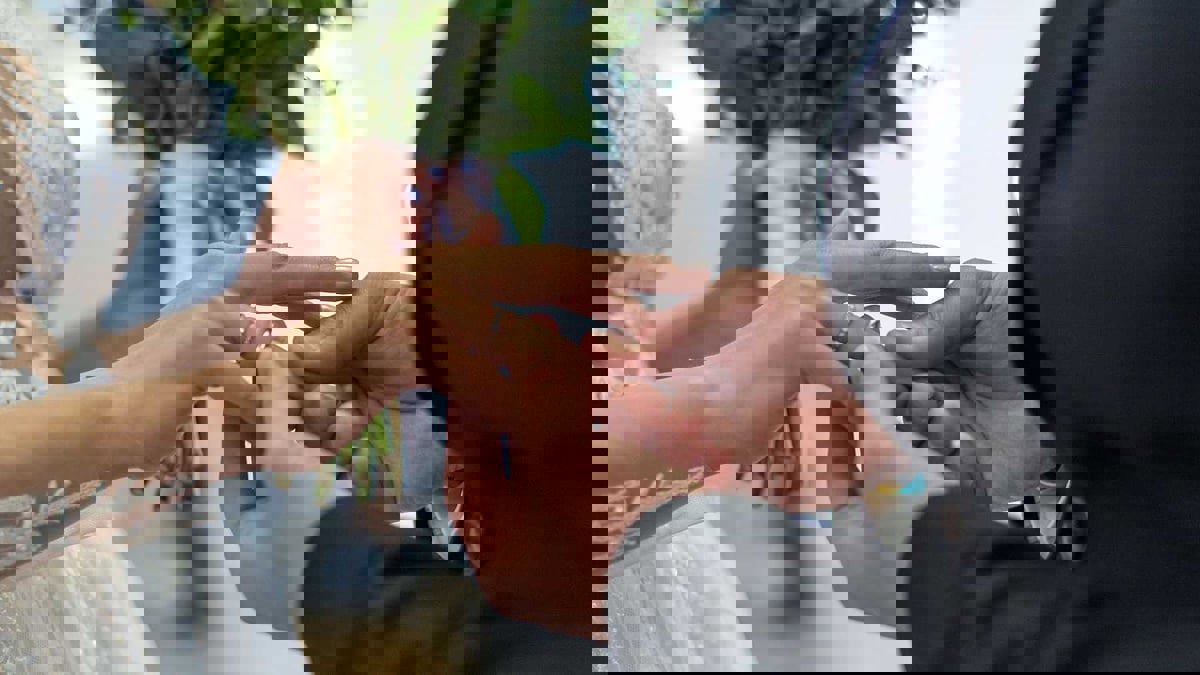 أبوظبي توثق أول عقد زواج مدني لغير المسلمين