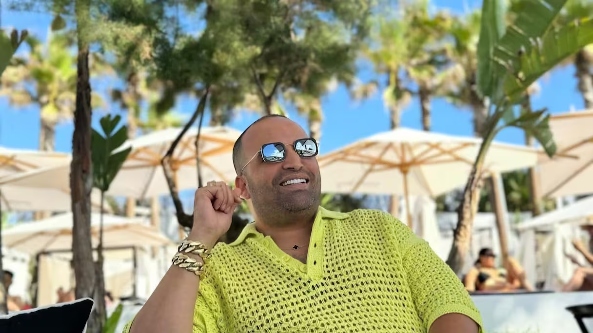 "ولد الشينوية".. أشهر يوتيوبر مغربي يواجه "الاتجار بالبشر"