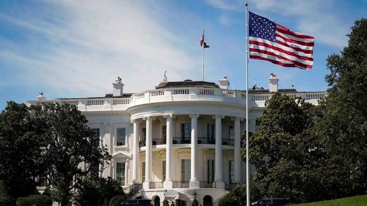 ترامب يفرض قيوداً جديدة على دخول الأجانب إلى الولايات المتحدة