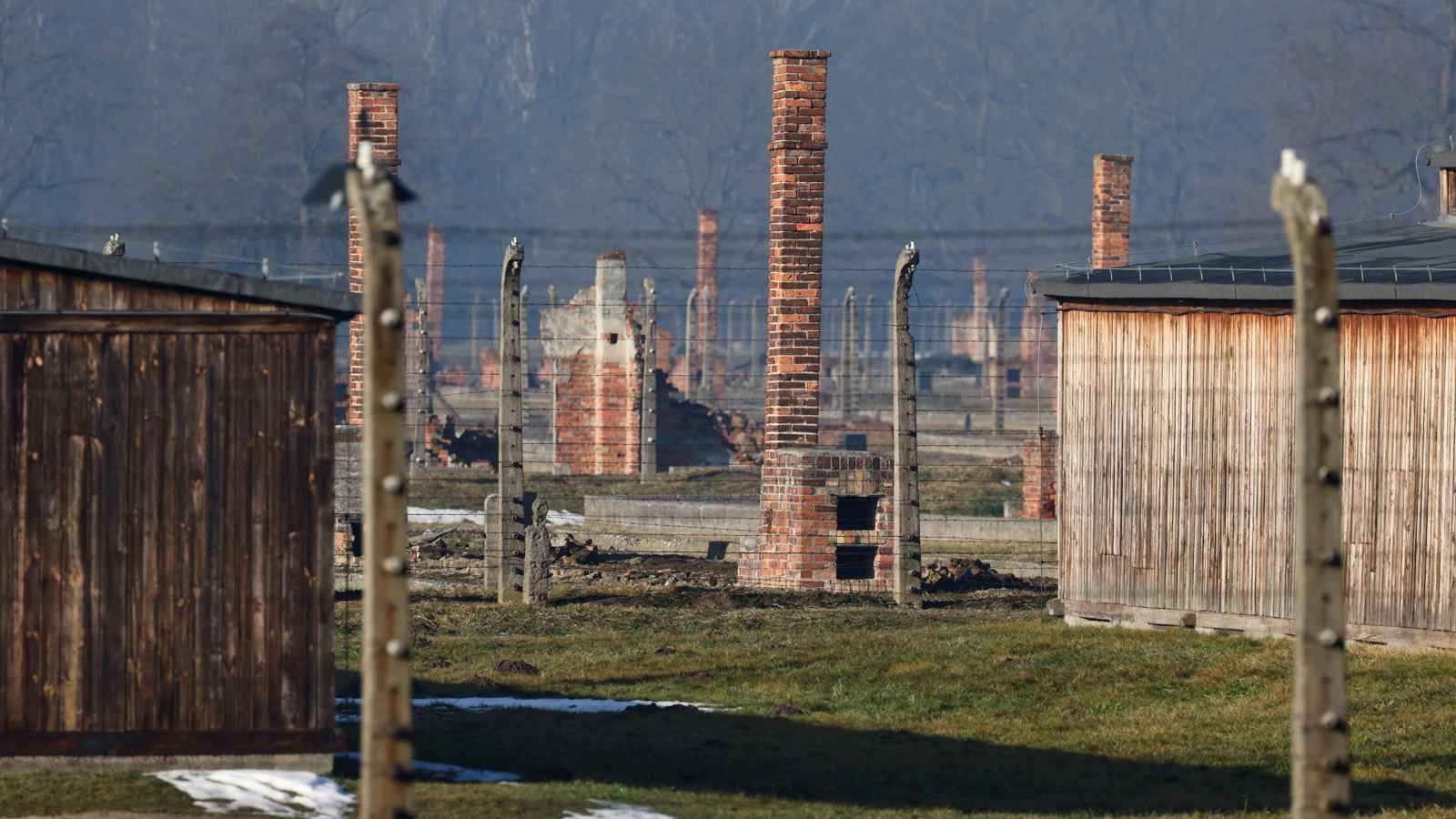 أزمة سياسية في بولندا.. برلماني ينكر "غرف التعذيب" بمتحف نازي