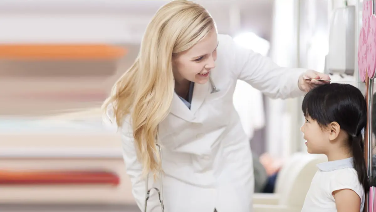 دراسة علمية تكشف العلاقة بين فترة الدراسة ونمو الأطفال