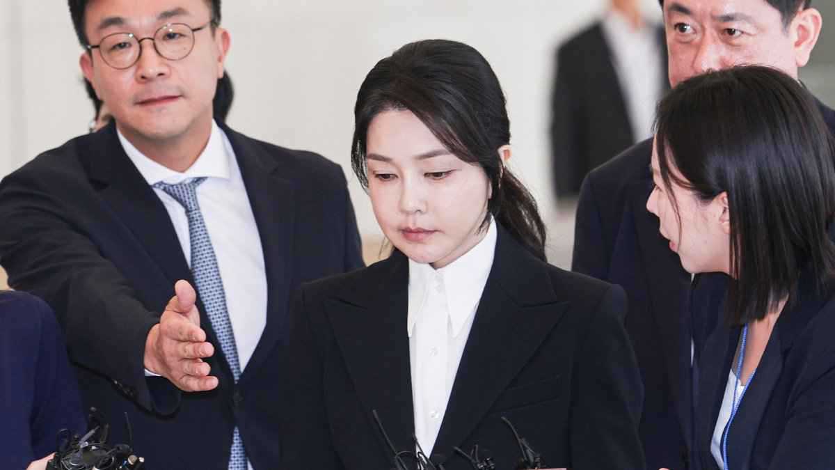 محكمة كورية جنوبية توافق على اعتقال زوجة الرئيس السابق