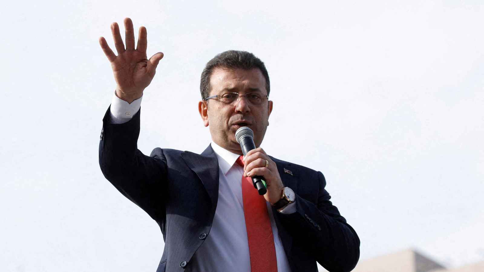 اعتقال إمام أوغلو وحظر التظاهر.. "زلزال سياسي" في تركيا