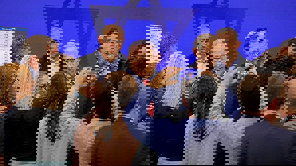 بعد القصف الصاروخي.. دلالات ورسائل واقعة "إجلاء نتنياهو"