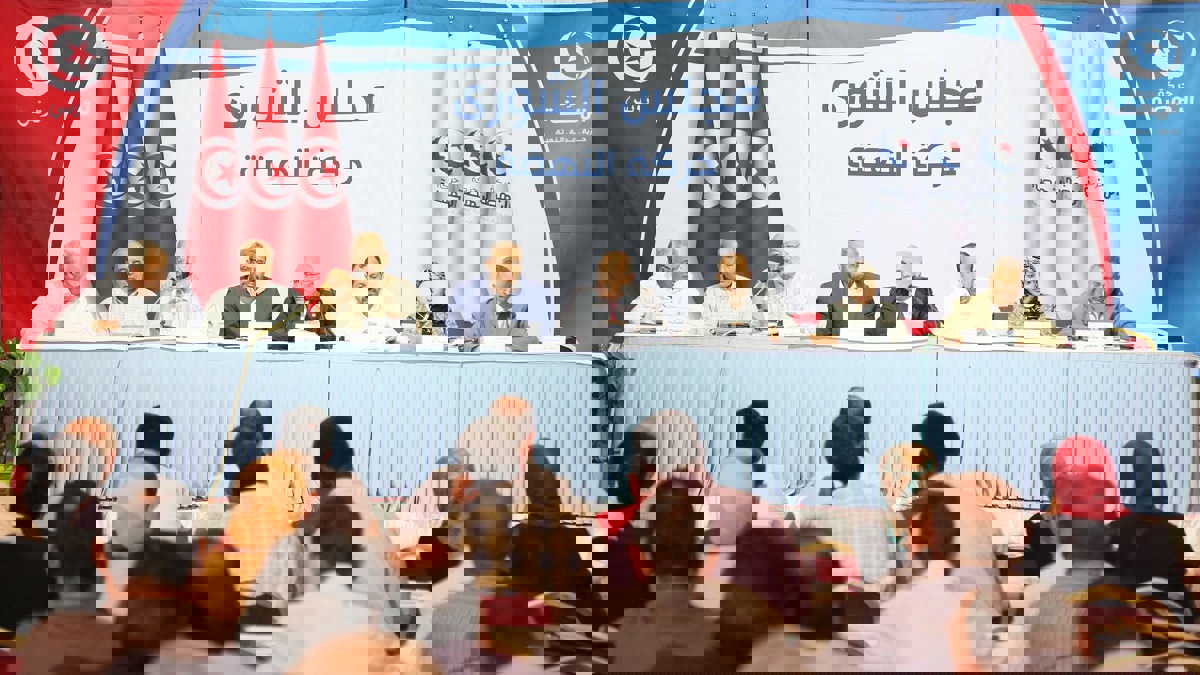 تونس.. لماذا يقفز رجال الغنوشي من قارب "النهضة"؟