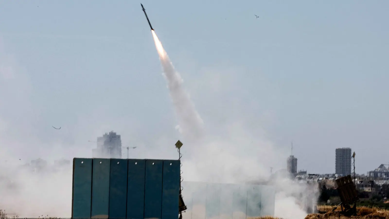 الجيش الإسرائيلي: صواريخ أُطلقت من غزة وسقطت في مناطق مفتوحة