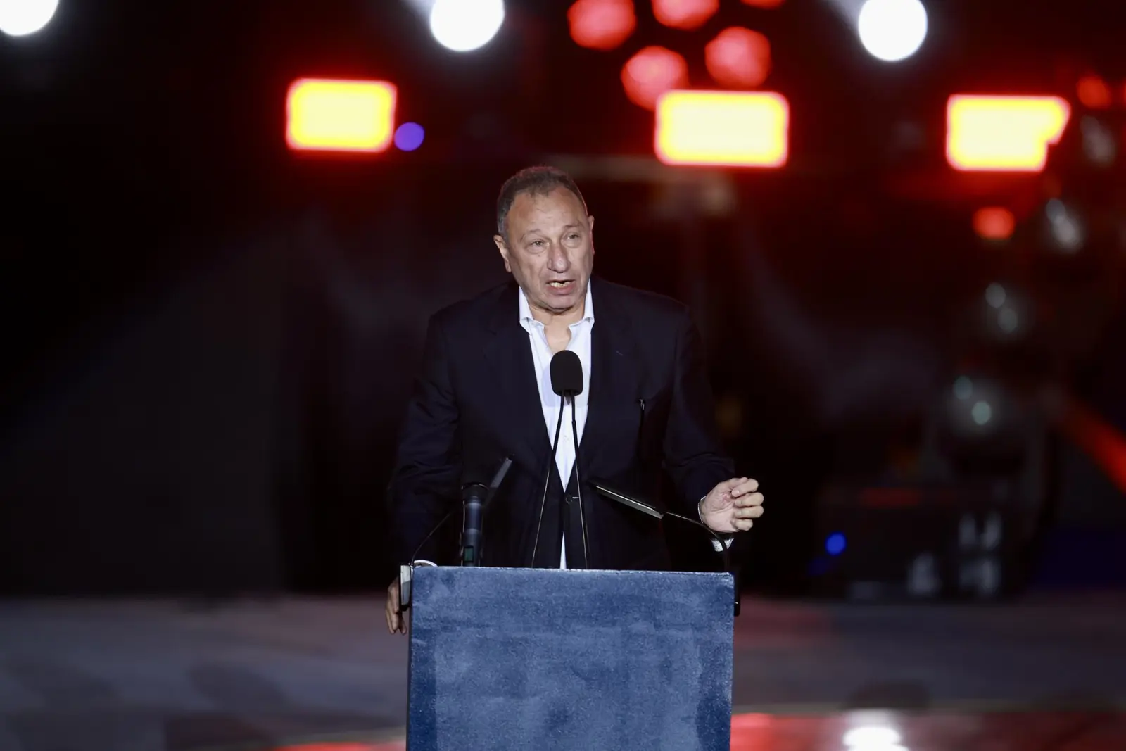 ما سر غضب محمود الخطيب من مهاجم الأهلي الجديد؟