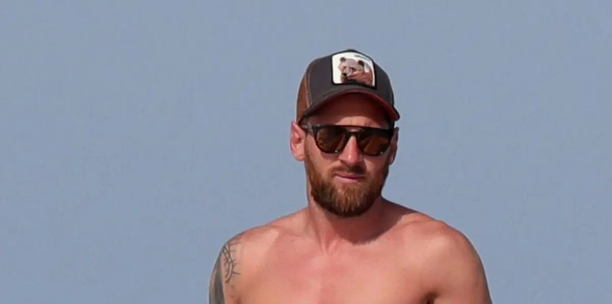 حتى الكلب لم يسلم من مراوغات ميسي (فيديو)