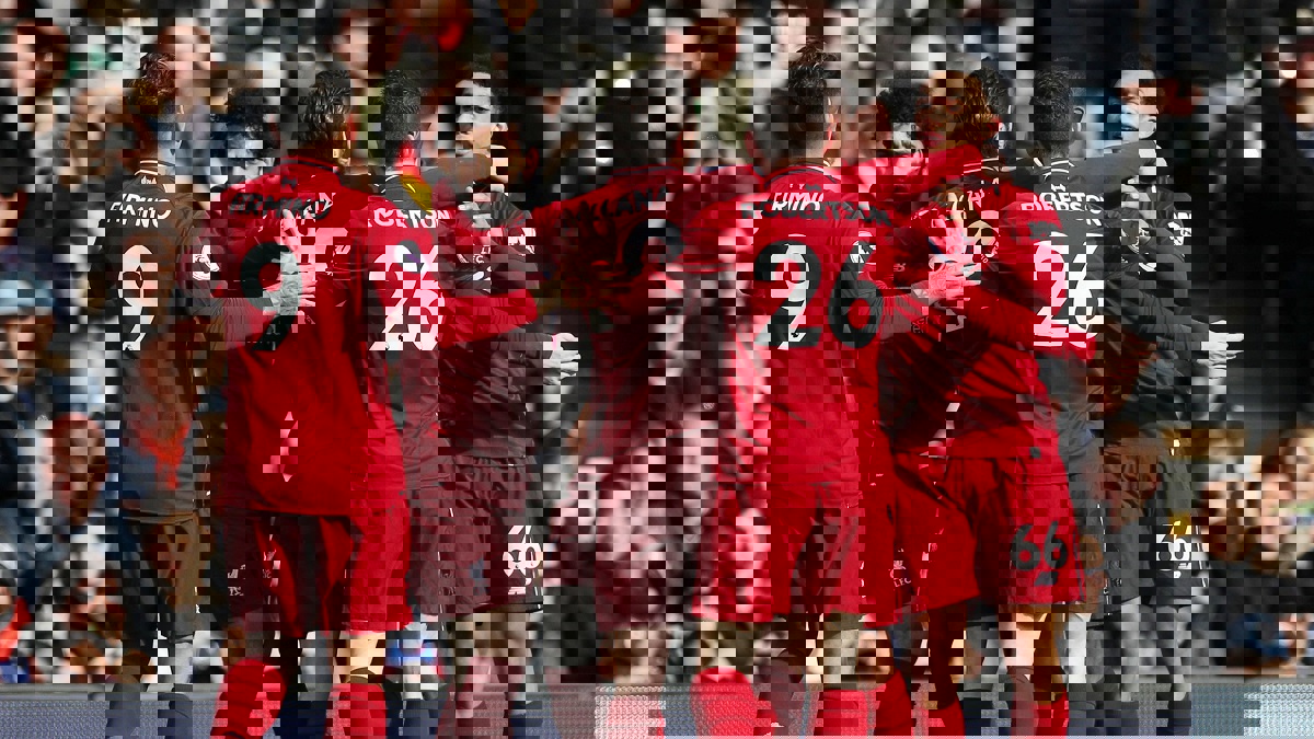 لماذا يملك ليفربول فرصًا أقوى لحسم الدوري الإنجليزي رغم أفضلية مانشستر سيتي؟