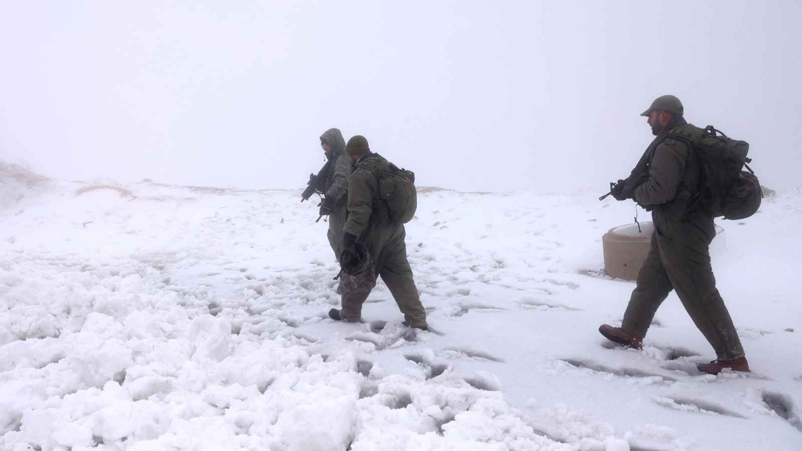 إسرائيل تجري مناورات على "الإسقاط الجوي" في جبل الشيخ بسوريا