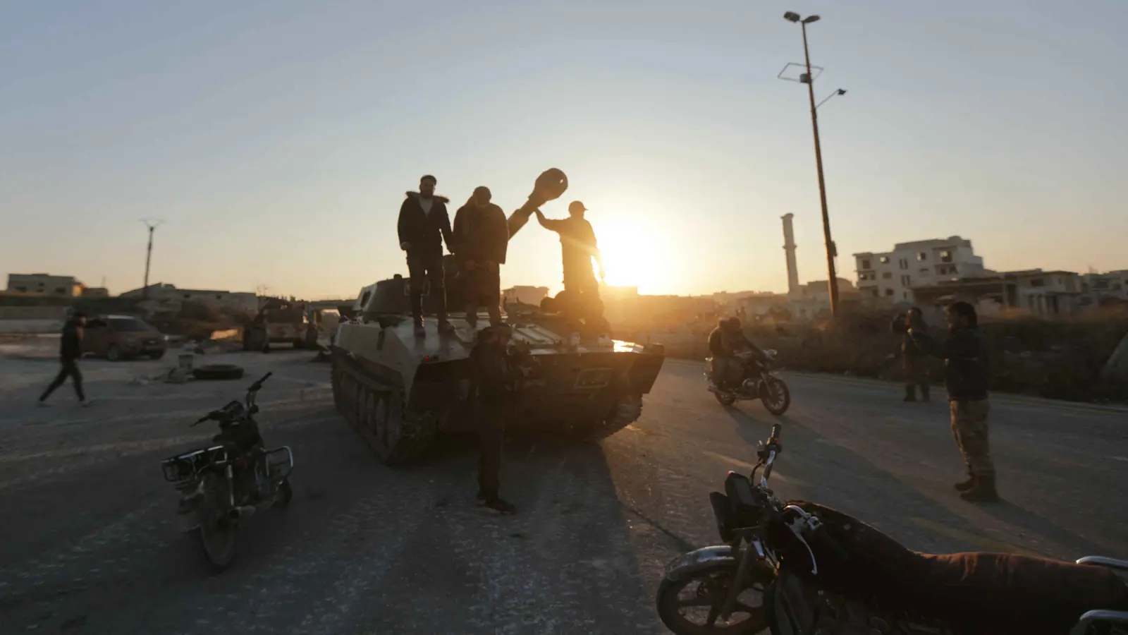 المخابرات الإسرائيلية تجري "مناقشة أمنية عاجلة" لتقييم الوضع في سوريا