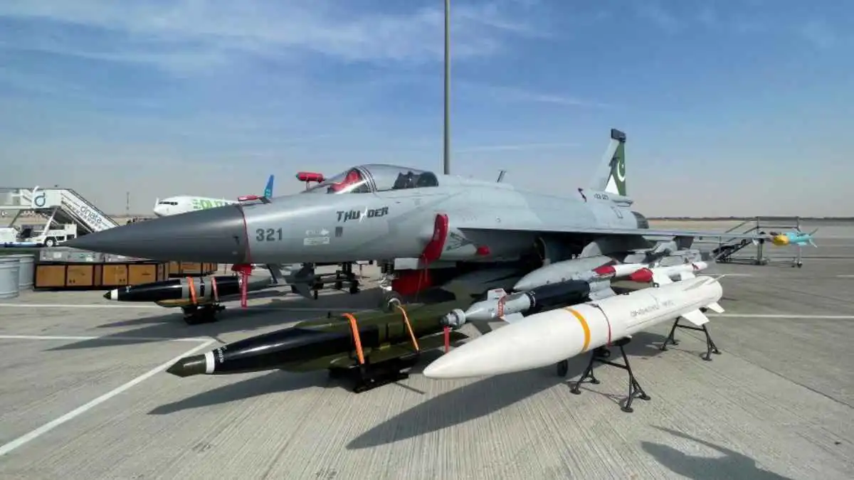 باكستان تسعى لإبرام اتفاق دفاعي مع بنغلادش